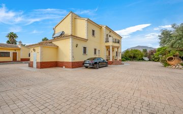 Property slide 38