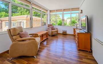 Property slide 21