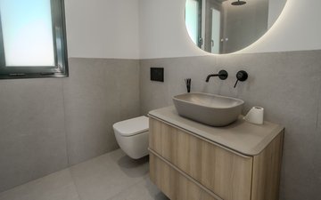 Property slide 24