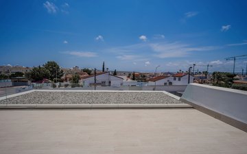 Property slide 32