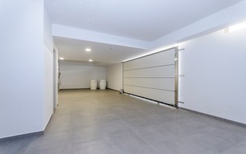 Property slide 32