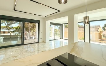 Property slide 32