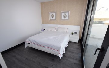 Property slide 32