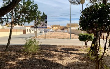Property slide 32