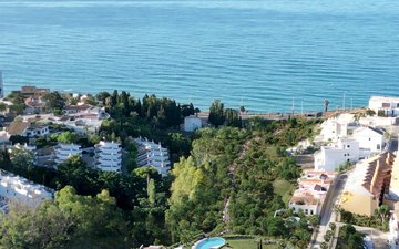 Property slide 10