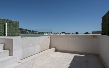 Property slide 32