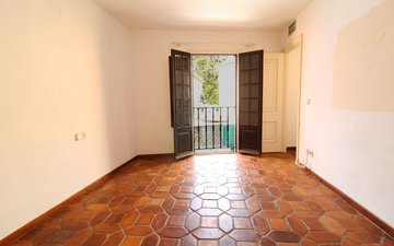 Property slide 14