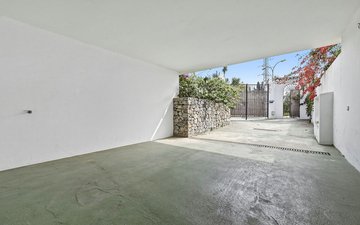Property slide 10