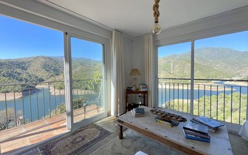 Property slide 18