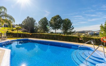 Property slide 21