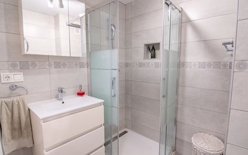 Property slide 10