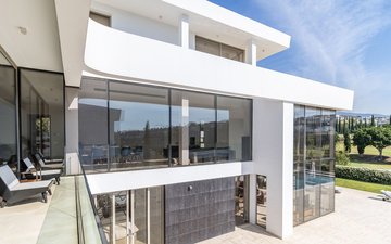 Property slide 32