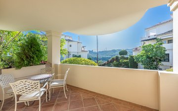 Property slide 32