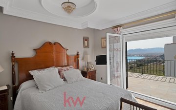 Property slide 10