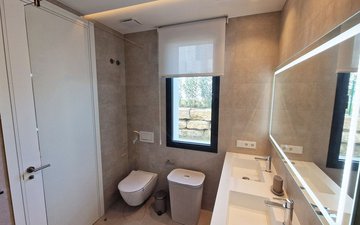 Property slide 20