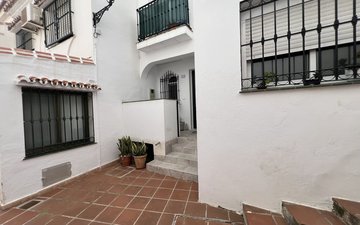 Property slide 25