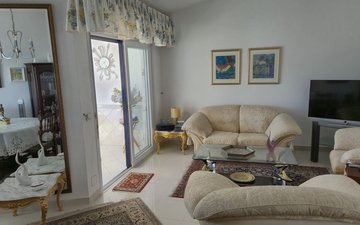 Property slide 25