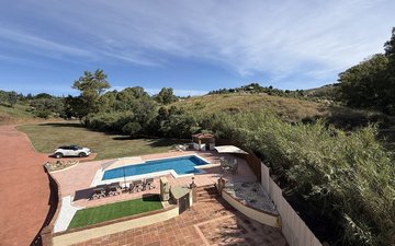 Property slide 25