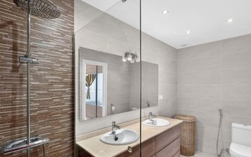 Property slide 17