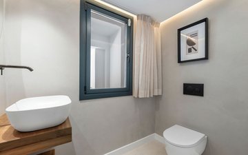 Property slide 32
