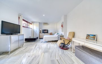 Property slide 20