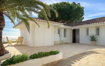 Property slide 42