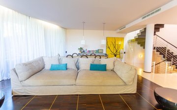 Property slide 48