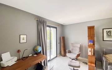 Property slide 21