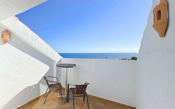 Property slide 32