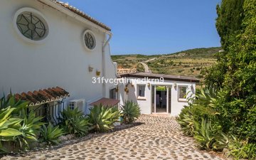 Property slide 46