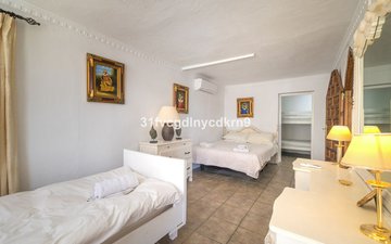 Property slide 61
