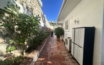 Property slide 35