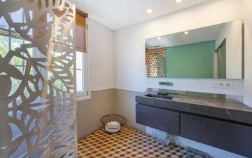 Property slide 18