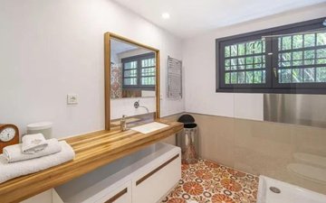 Property slide 25