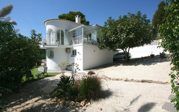 Property slide 16