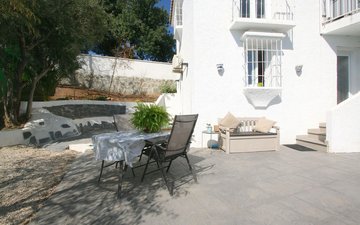 Property slide 32
