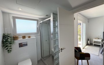 Property slide 32