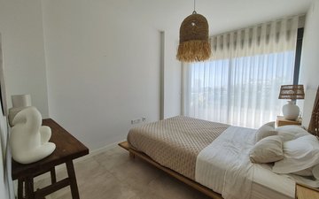 Property slide 32