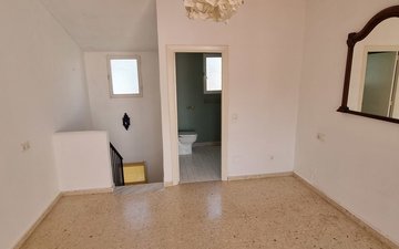 Property slide 21