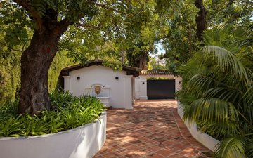 Property slide 43