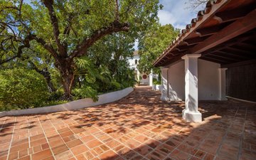 Property slide 44