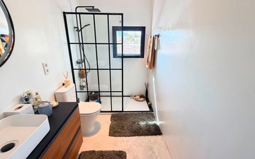 Property slide 32