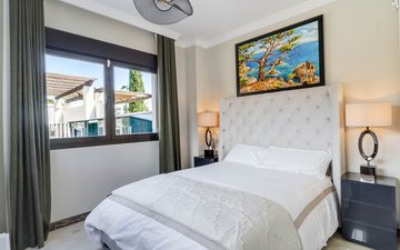 Property slide 22