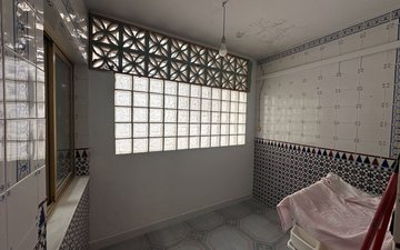 Property slide 19