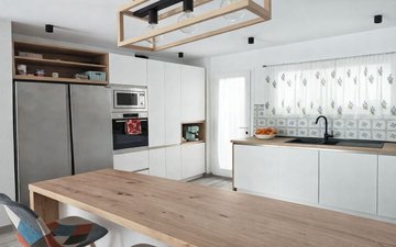 Property slide 7