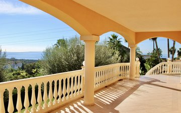 Property slide 10