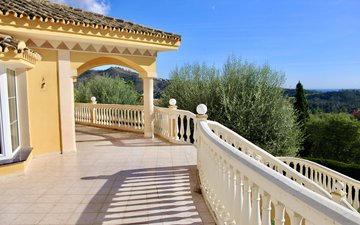 Property slide 16