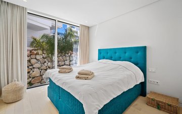 Property slide 21
