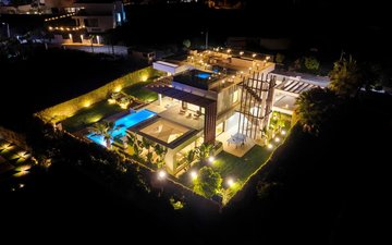 Property slide 32