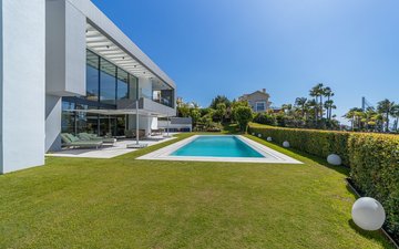 Property slide 32